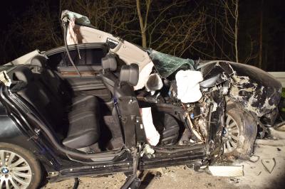 Albstadt: Schwerer Verkehrsunfall auf der K7141 - Auto mehrfach ueberschlagen